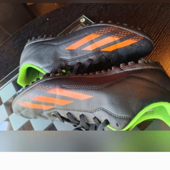 Black and Neon Green Soccer Cleats with Orange Stripes Size 6 - Picture 10 of 11